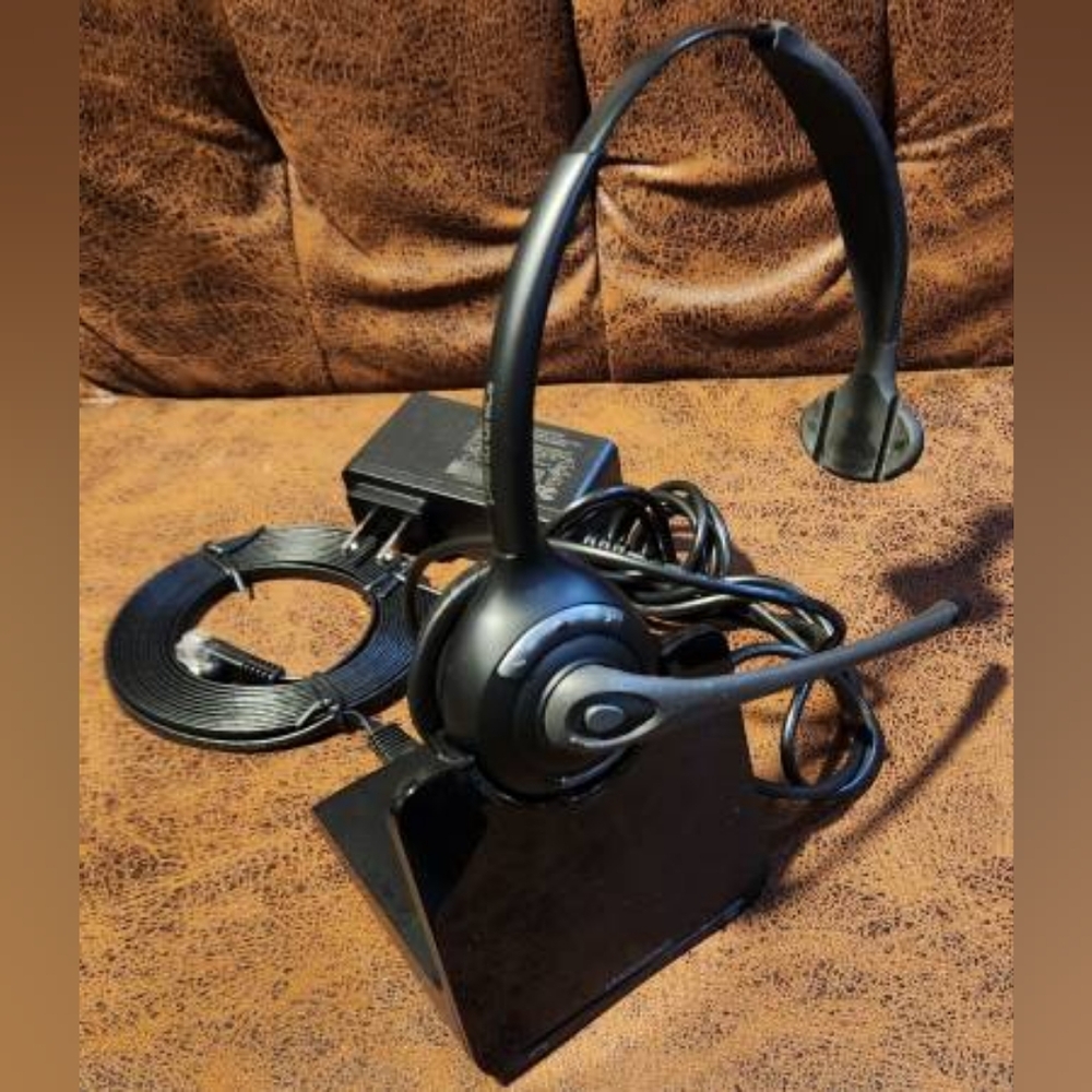 Plantronics Savi WH300 Headset with C052 Charging Base